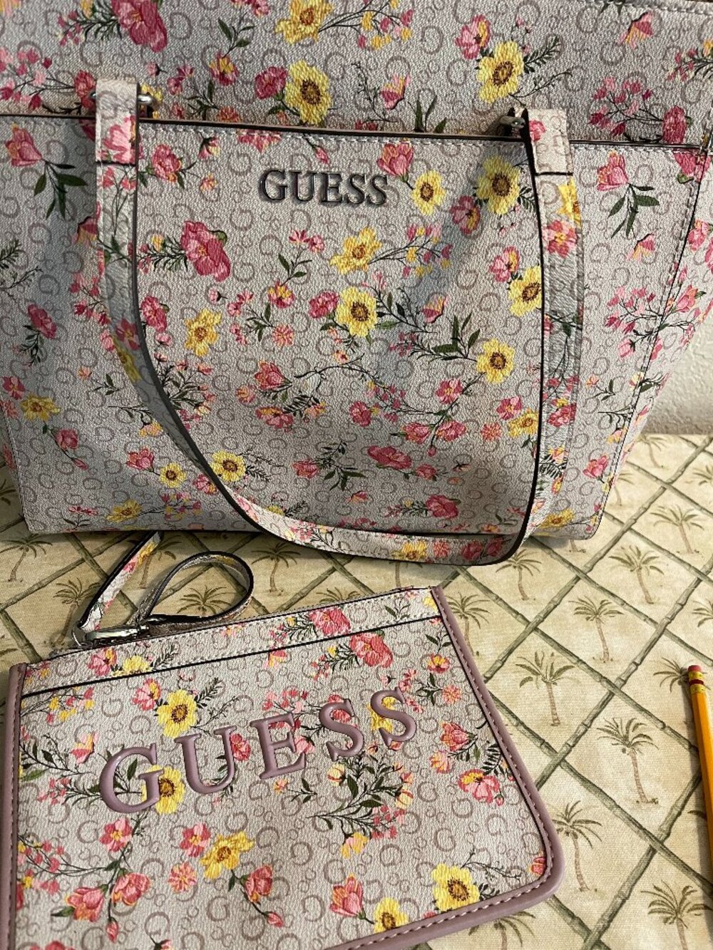 Guess Light Beige Floral Tote with Wristlette AA948125 New without Tags